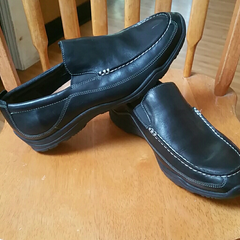 Cole Haan Black Leather Venetian Loafer